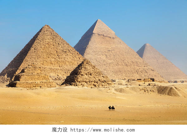 金字塔在埃及开罗市附近的视图埃及旅游